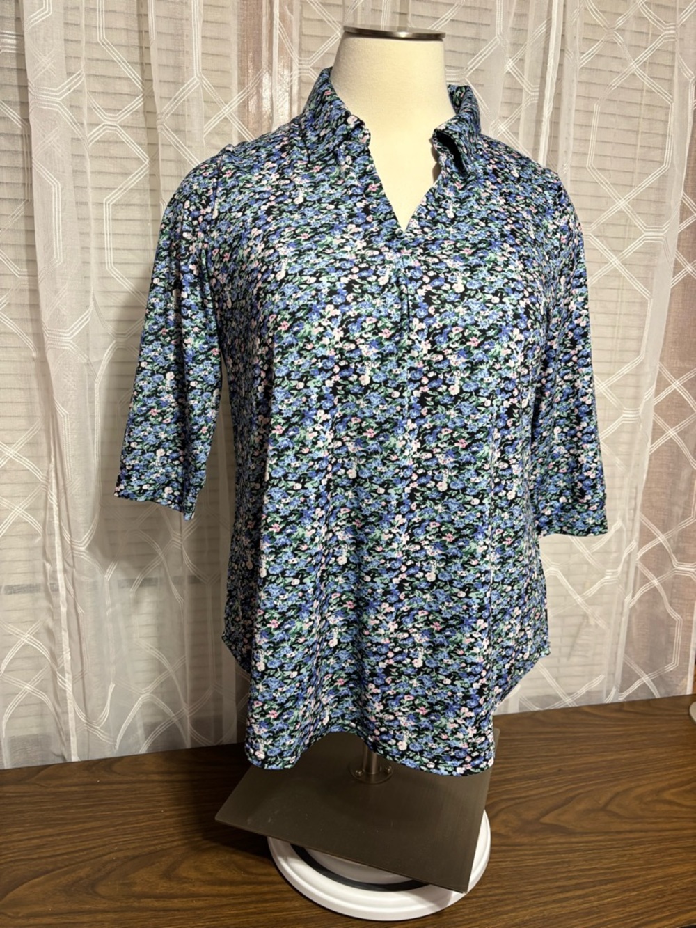 bulotus 2Xl Floral 3/4 L  sleeve v-neck collar shirt blue,pink,black 26”p2p 30”L
